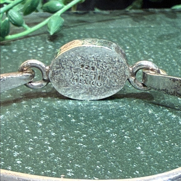 Silver Bracelet with Stone Inlay - Picture 4 of 7